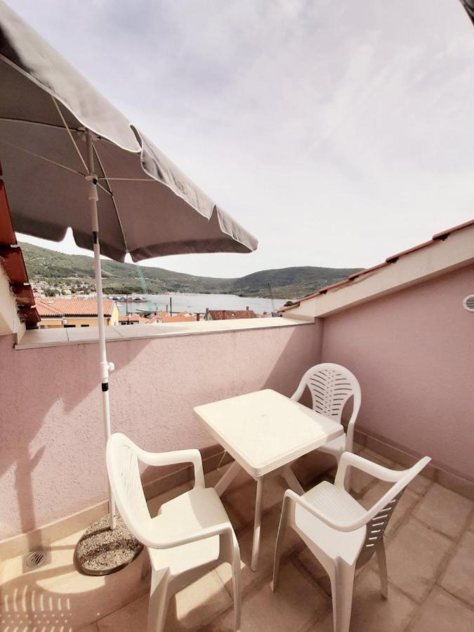 Apartments Izabela Muzic-Fornaric Cres Exterior foto