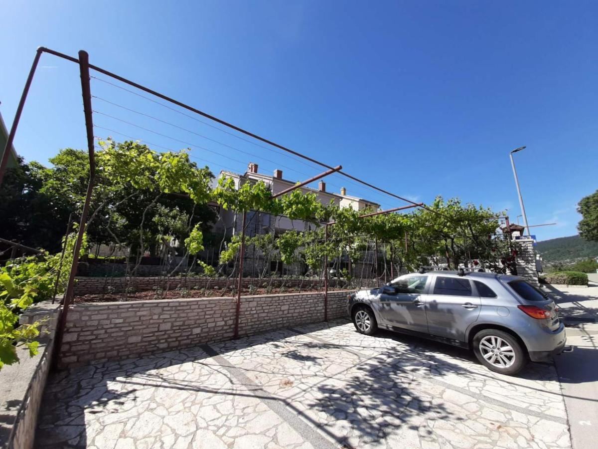 Apartments Izabela Muzic-Fornaric Cres Exterior foto
